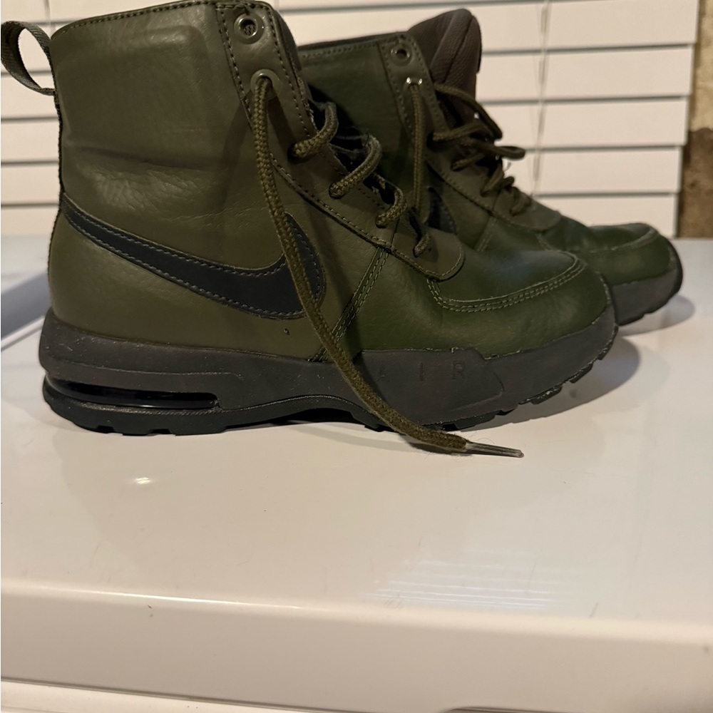Nike goaterra boots